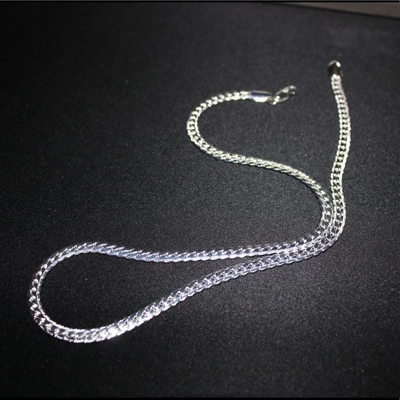 Casual Silver Chain/Necklace - Picture 1 of 3